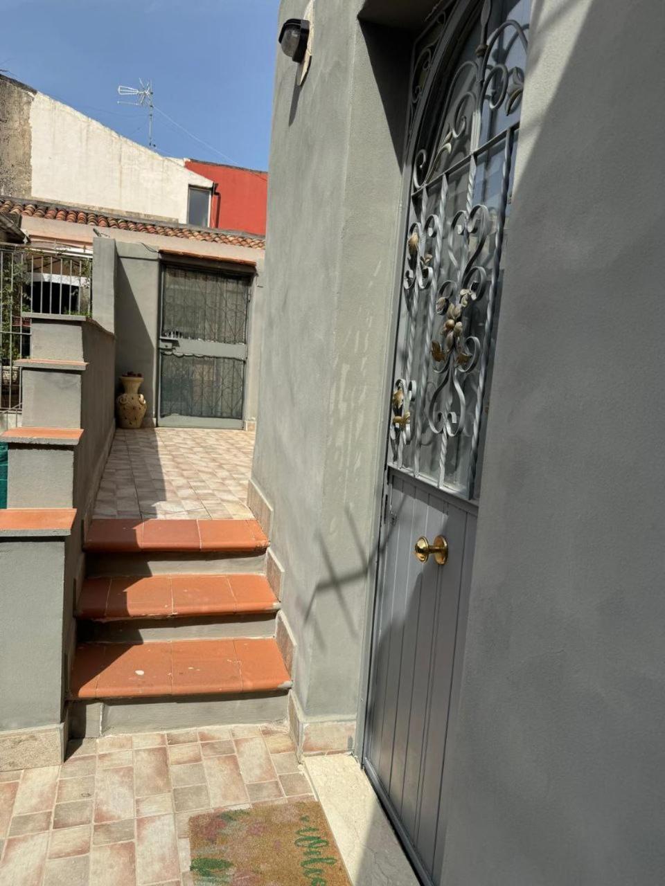 شقة La Casa Del Mulino كاتانيا المظهر الخارجي الصورة